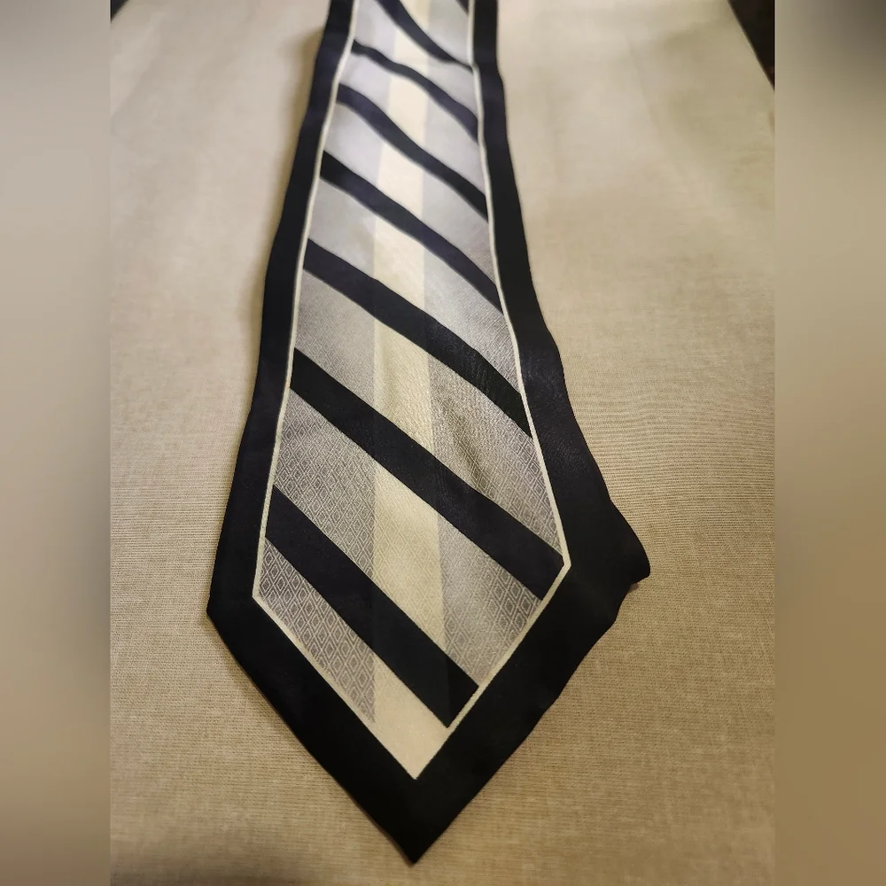 Versailles By Piattelli Black and Cream Diagonal Silk Striped Tie